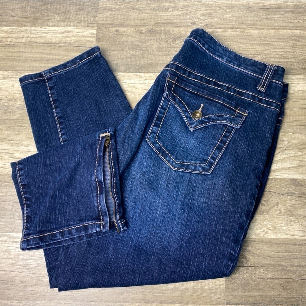 Nine West Medium Denim Capri Zipper Legs Flap Back Pockets High Waist Size 12